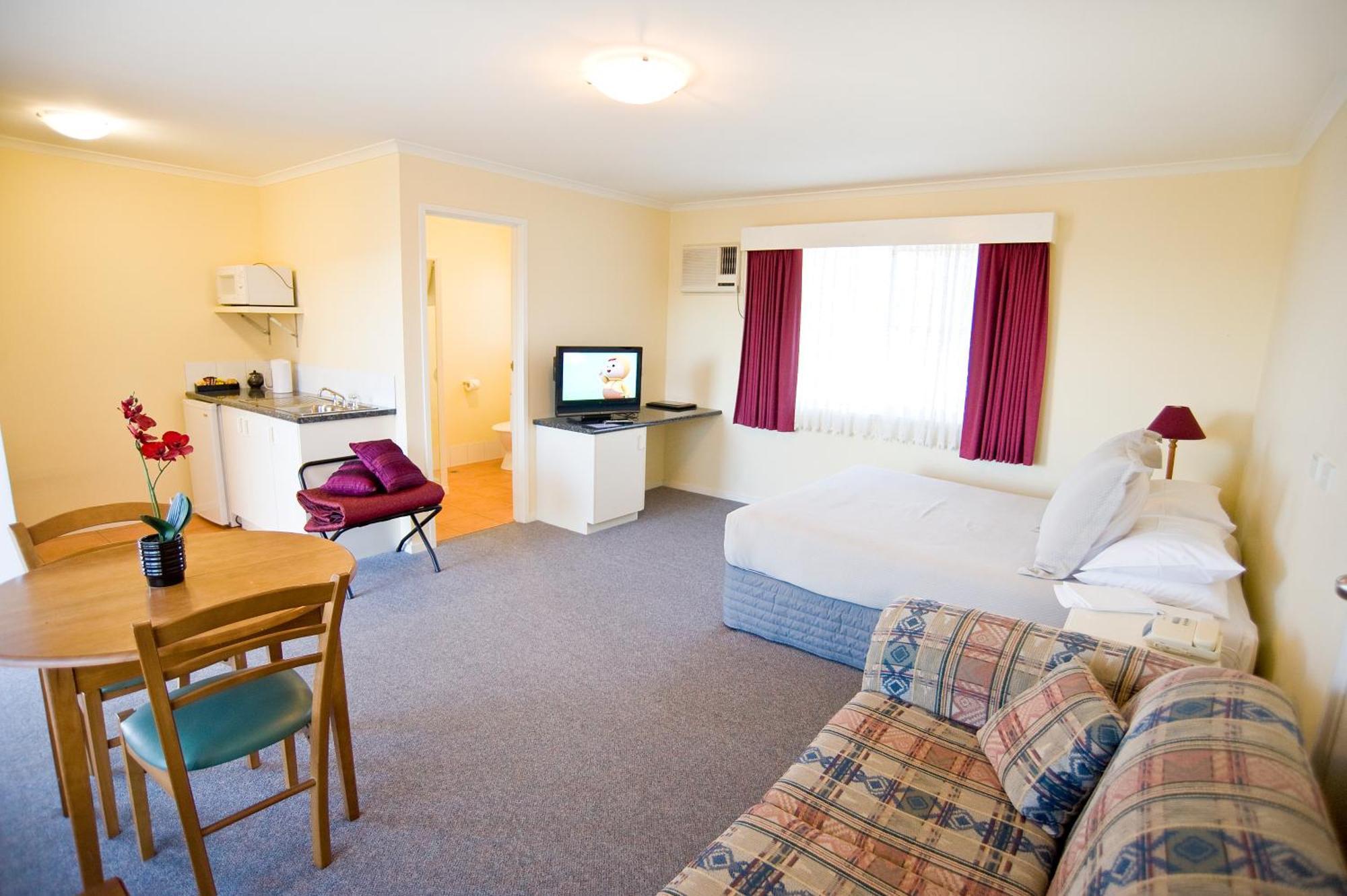 Redwood Manor Motel Apartments Warrnambool Exteriör bild