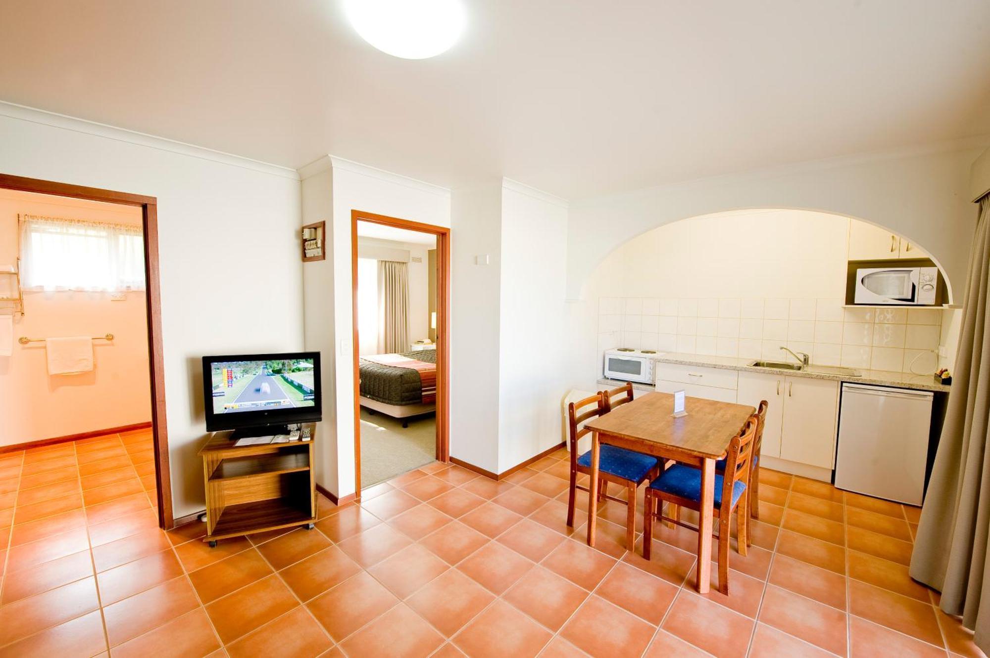 Redwood Manor Motel Apartments Warrnambool Exteriör bild